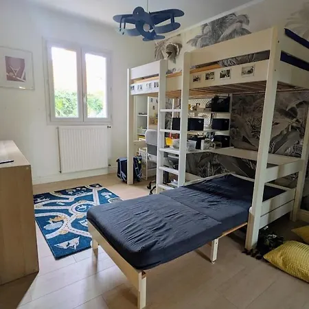 Hébergement de vacances Maison Avec Piscine Proche Centre De Bordeaux