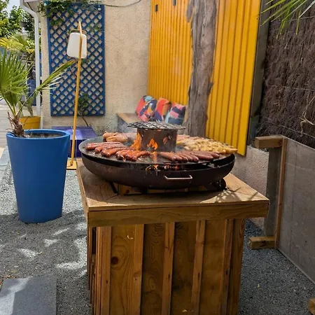Hébergement de vacances Maison Avec Piscine Proche Centre De Bordeaux